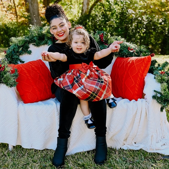 Jordyn & Jupiter’s Closet - Picture 3 of 6